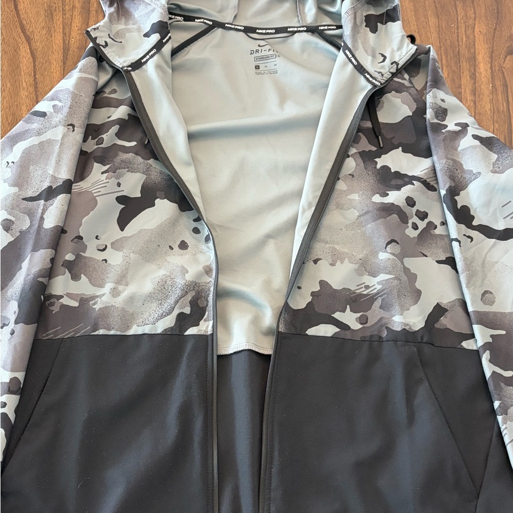 Men's Nike Pro Dri-Fit Jacket / Camo Grey / Black / Size XL